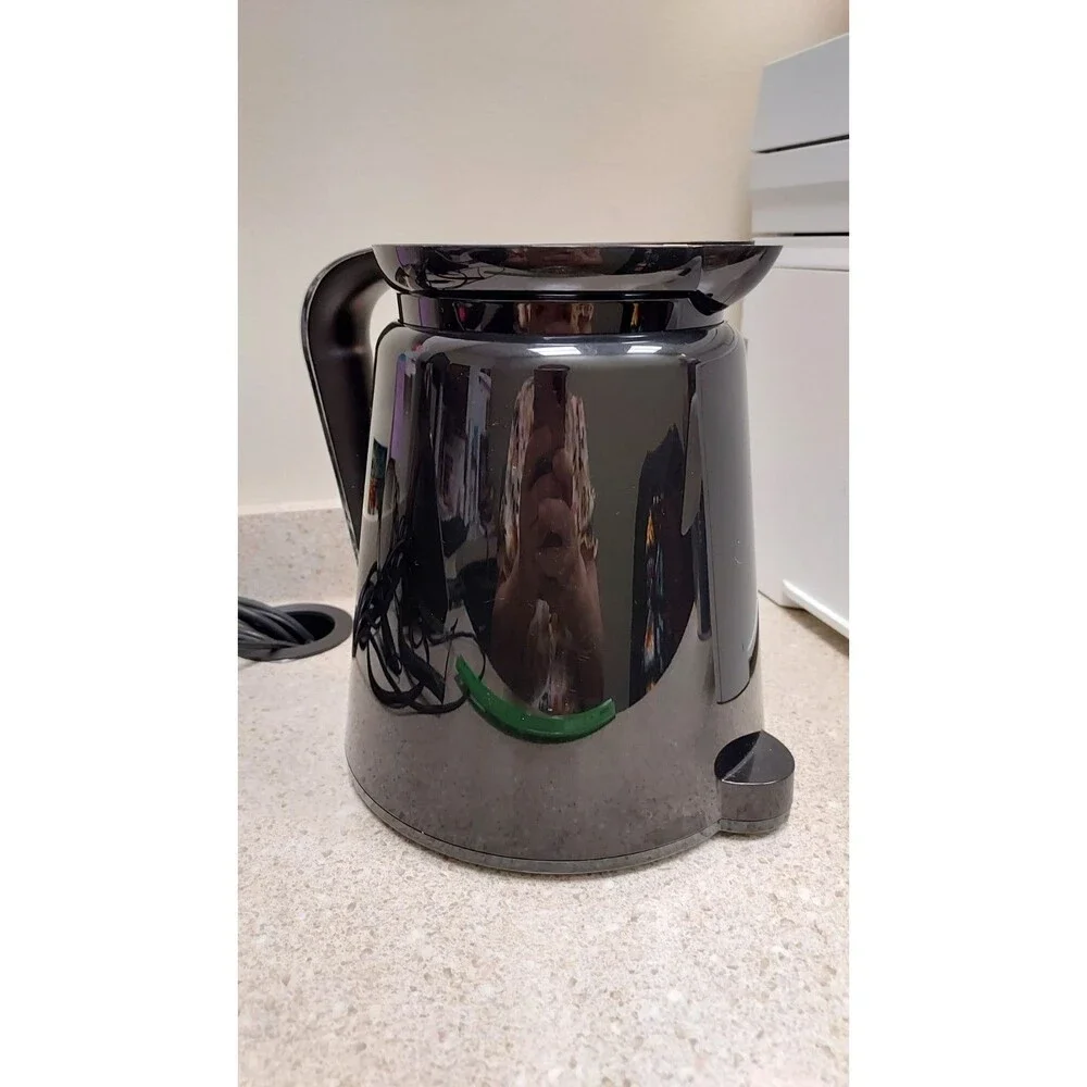 KEURIG 2.0 K-CARAFE -THERMAL COFFEE POT BLACK/SILVER‎ HANDLE - 12 CUP